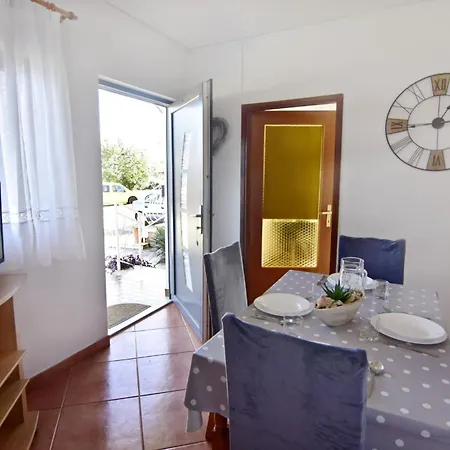 Retreat Near The Coast Apartament *